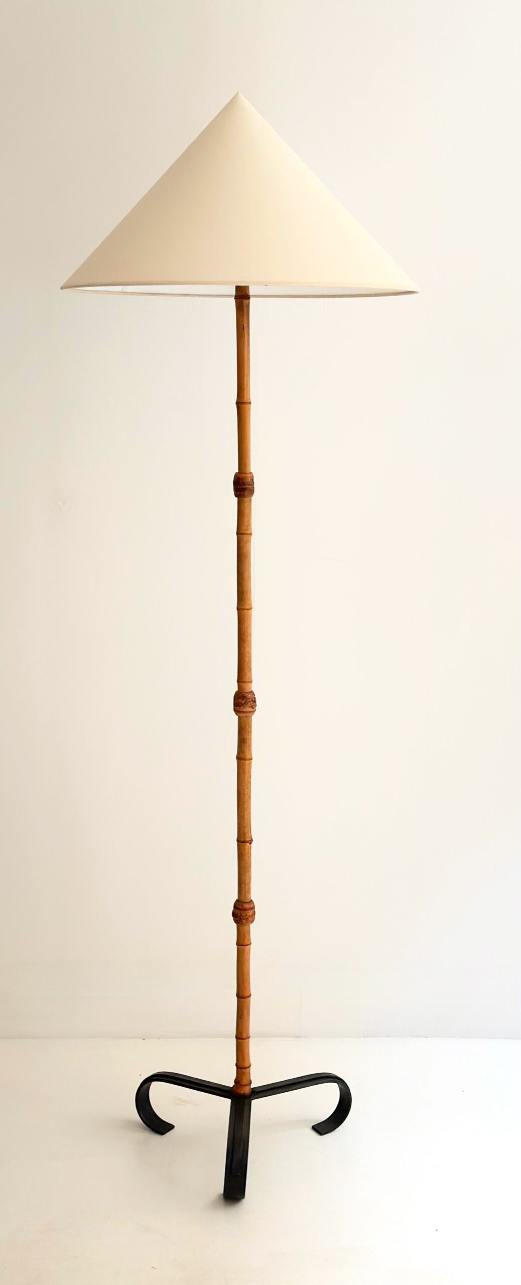 ADNET BAMBOO FLOORLAMP