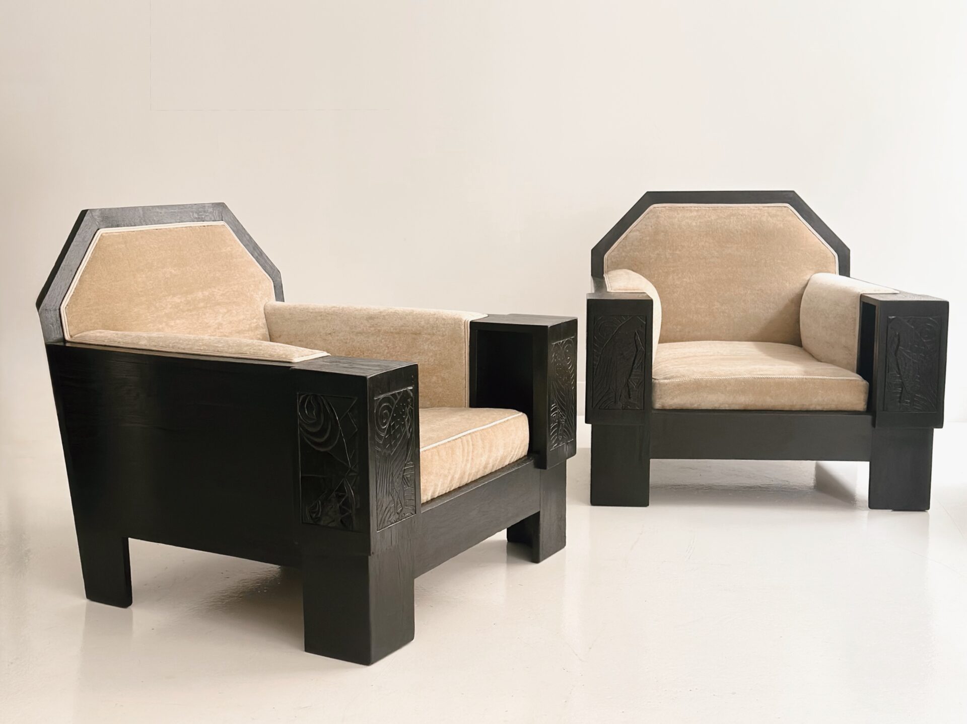RENÉ YVES CRESTON PAIR OF LOUNGE ARMCHAIRS CIRCA 1930